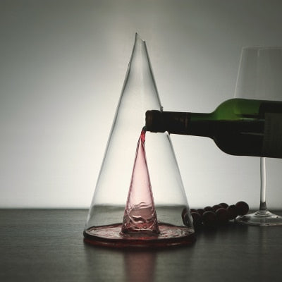 Crystal Clear Wine or Whiskey Decanter - Pyramid Shape Aerator (22oz or 25oz) - Elegant Glass Carafe
